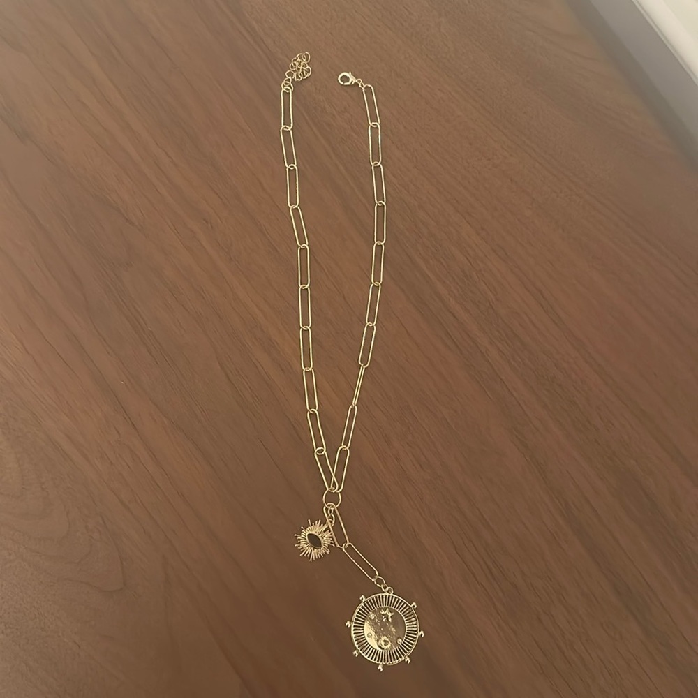 Foundrae style necklace